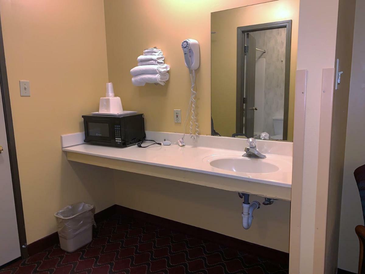 Patriot Inn Spencer Εξωτερικό φωτογραφία